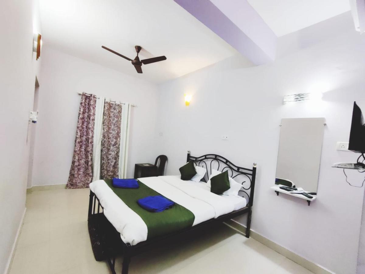 Tiger Eye Guest House Calangute Exteriör bild